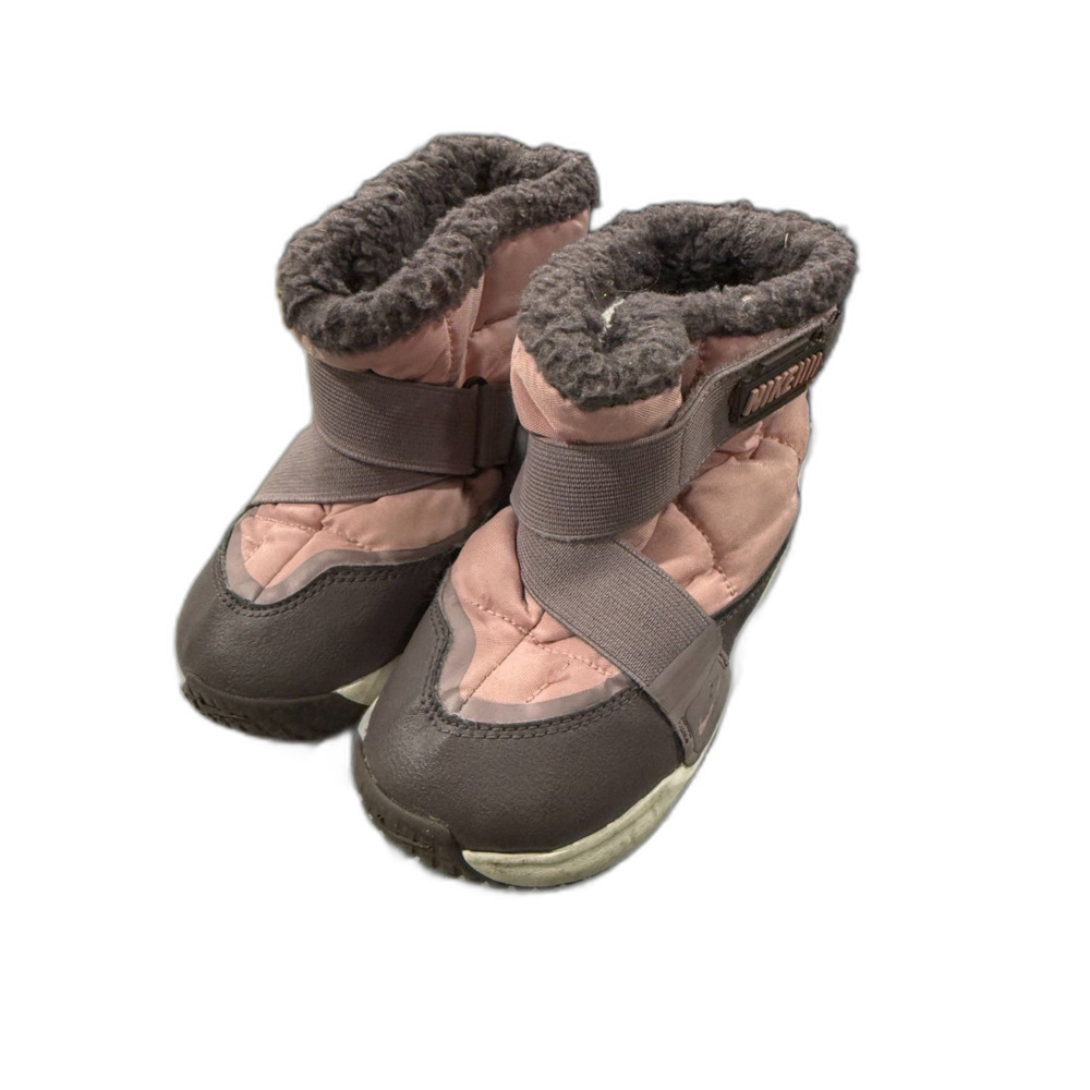 Size 10 Toddler Nike pink winter boots